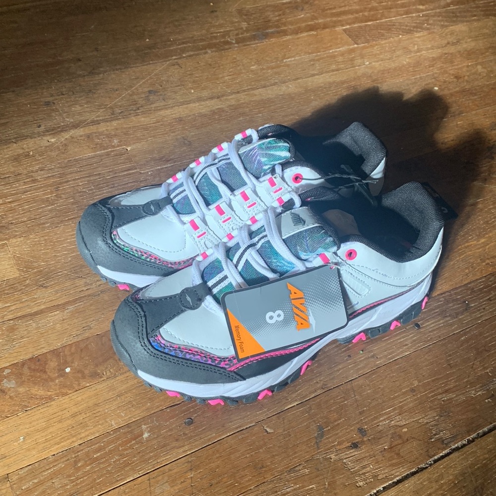 Avia women’s shoe size 8